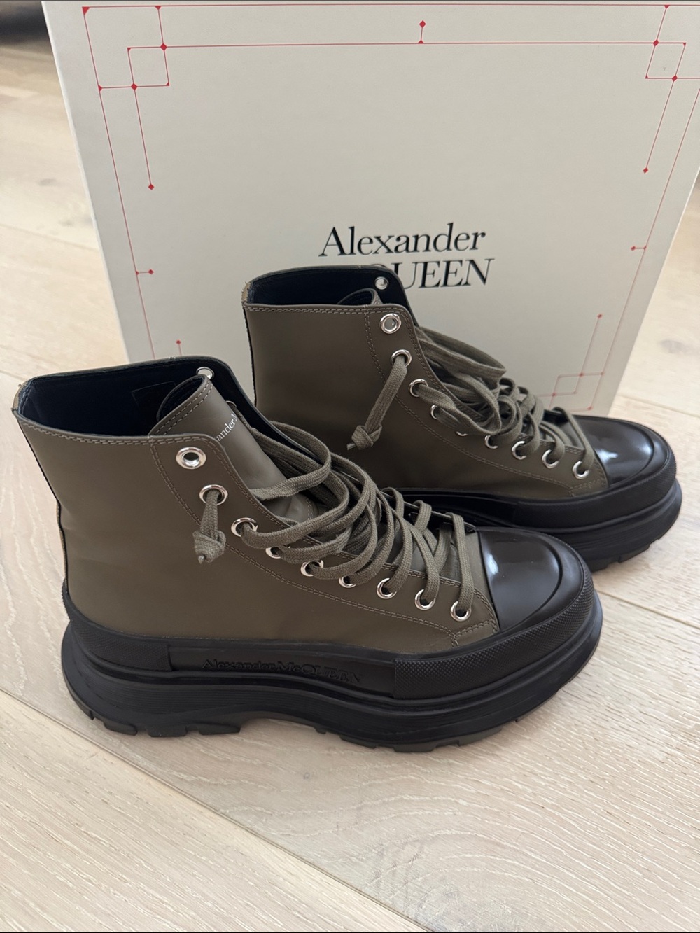 Alexander McQueen Olive Green and Black Platform Lace-Up Boots